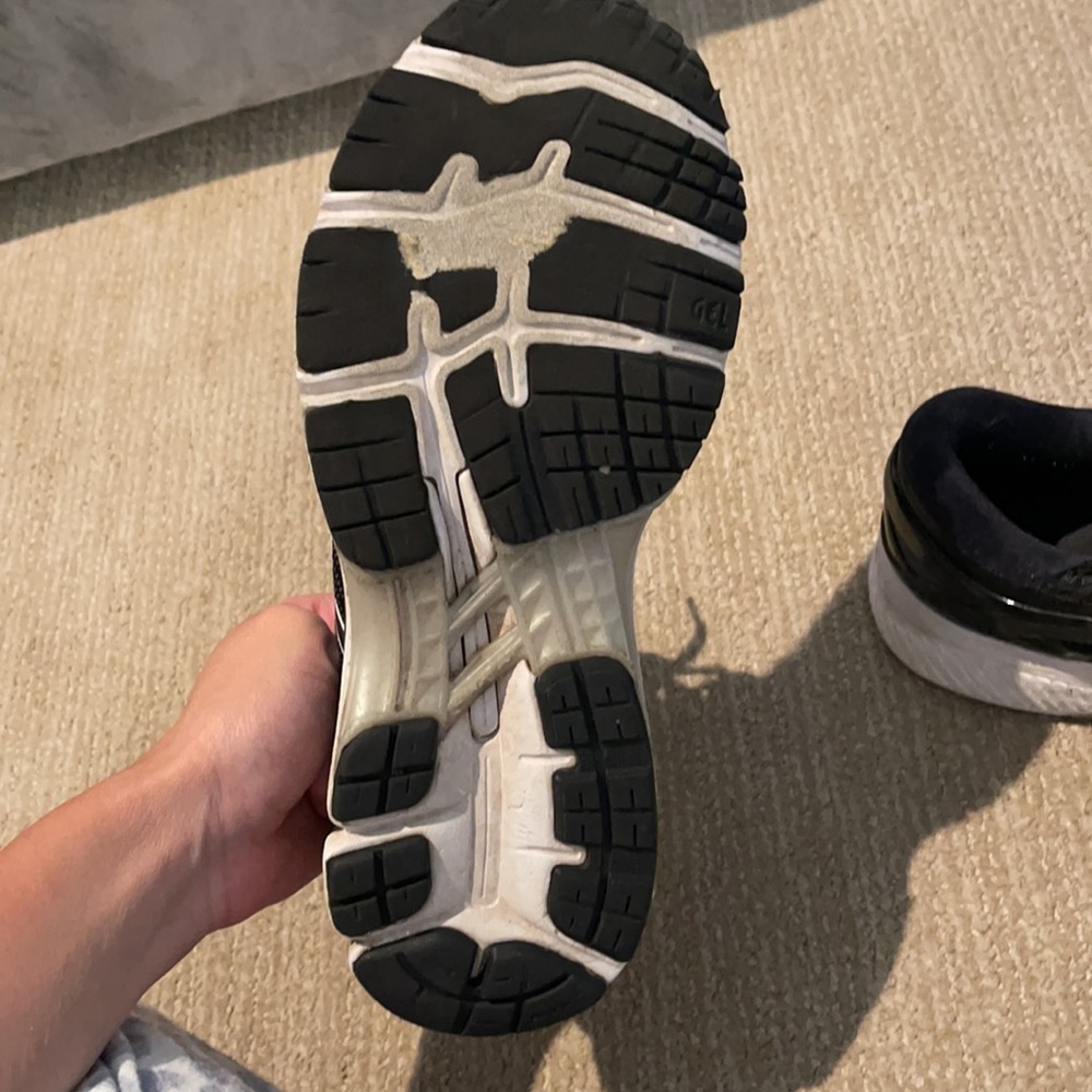 WORN ASICS - Picture 3 of 3